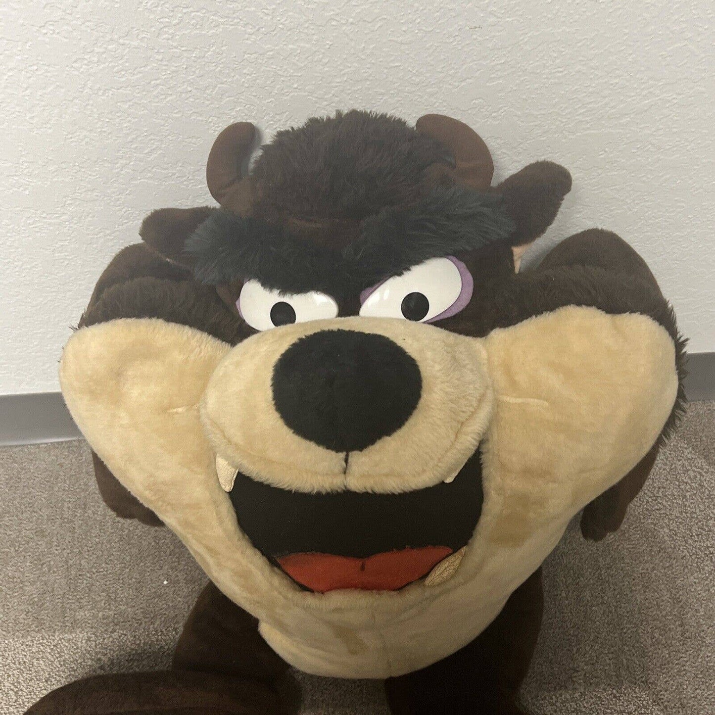 Super Rare 1992 Warner Bros Looney Tunes Taz Tasmanian Devil Jumbo Plush Doll
