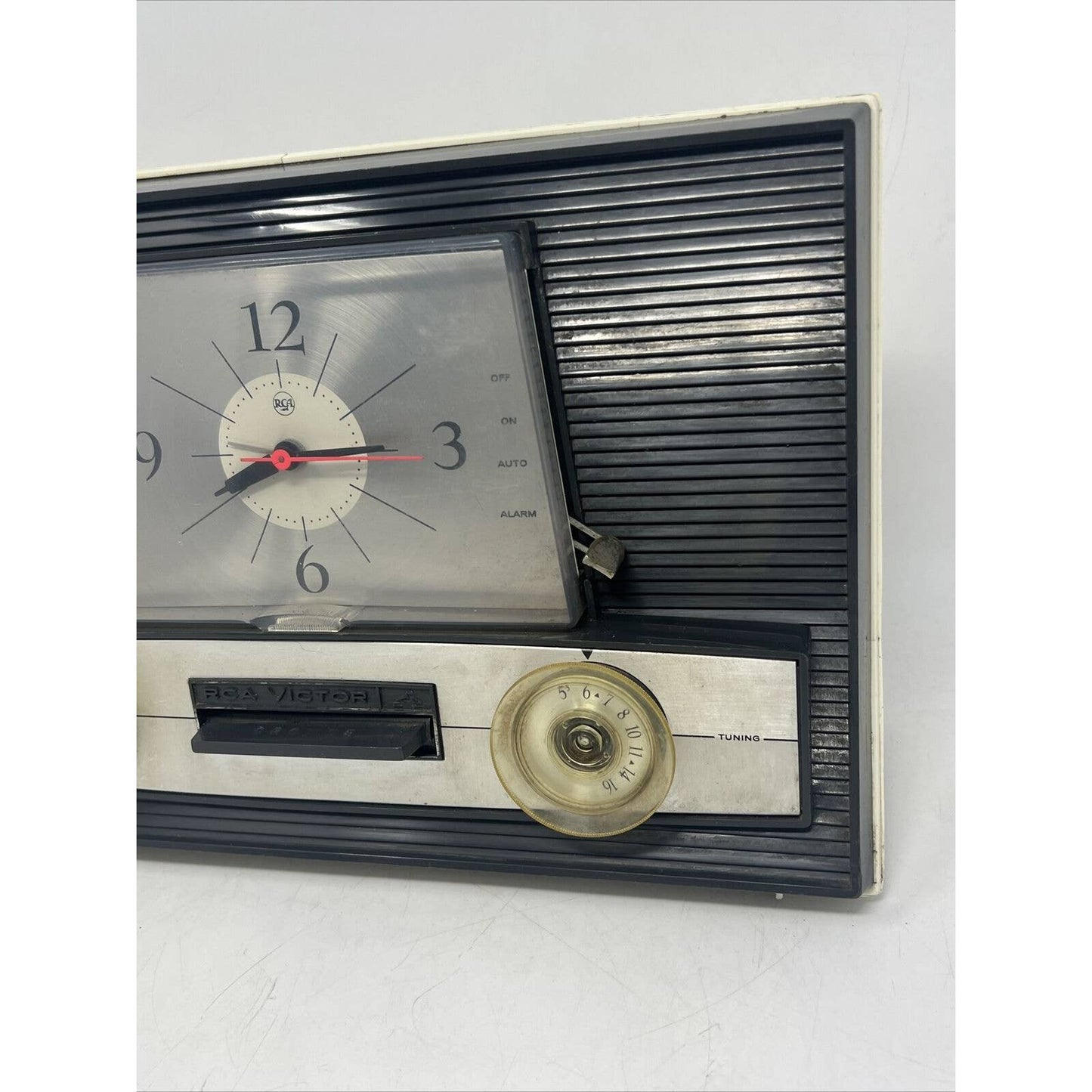 Vintage 1960s Rare RCA Victor C618 Tube Clock Broadcast Radio Parts Or Repair