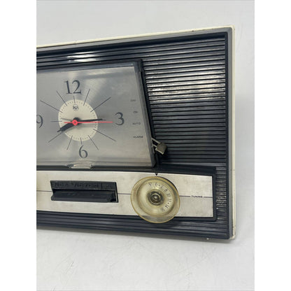 Vintage 1960s Rare RCA Victor C618 Tube Clock Broadcast Radio Parts Or Repair