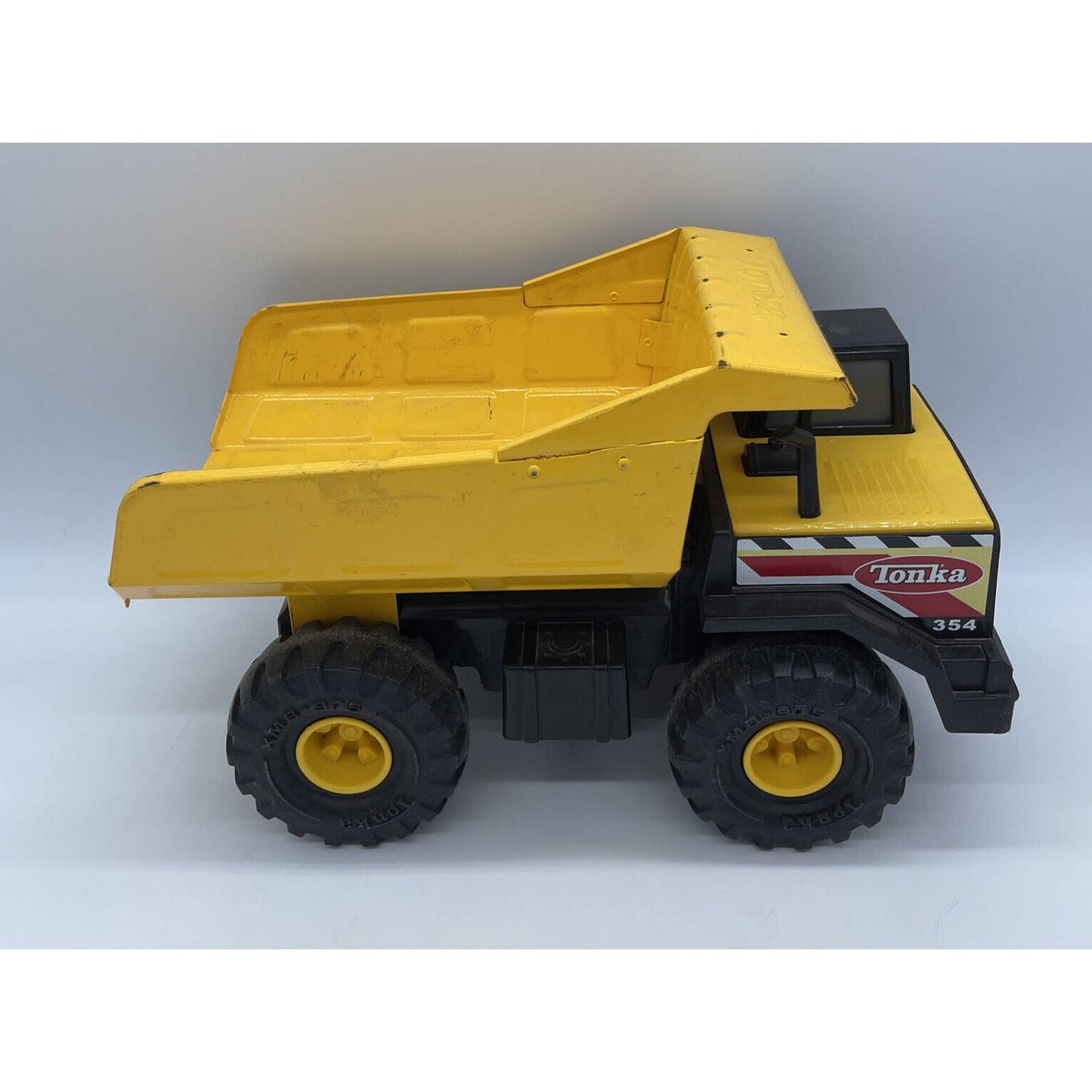 2012 Tonka Truck 354 Yellow Construction Large Metal Classic Mighty Dump Truck