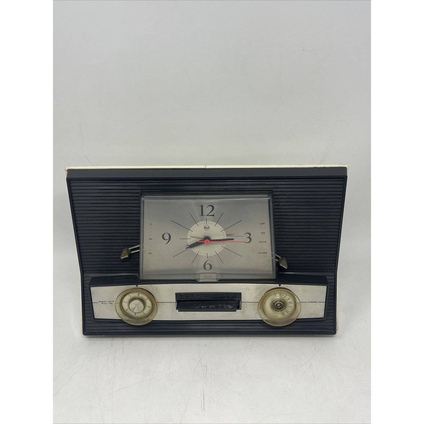Vintage 1960s Rare RCA Victor C618 Tube Clock Broadcast Radio Parts Or Repair