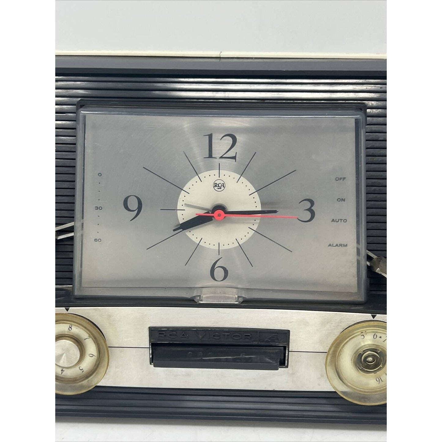 Vintage 1960s Rare RCA Victor C618 Tube Clock Broadcast Radio Parts Or Repair