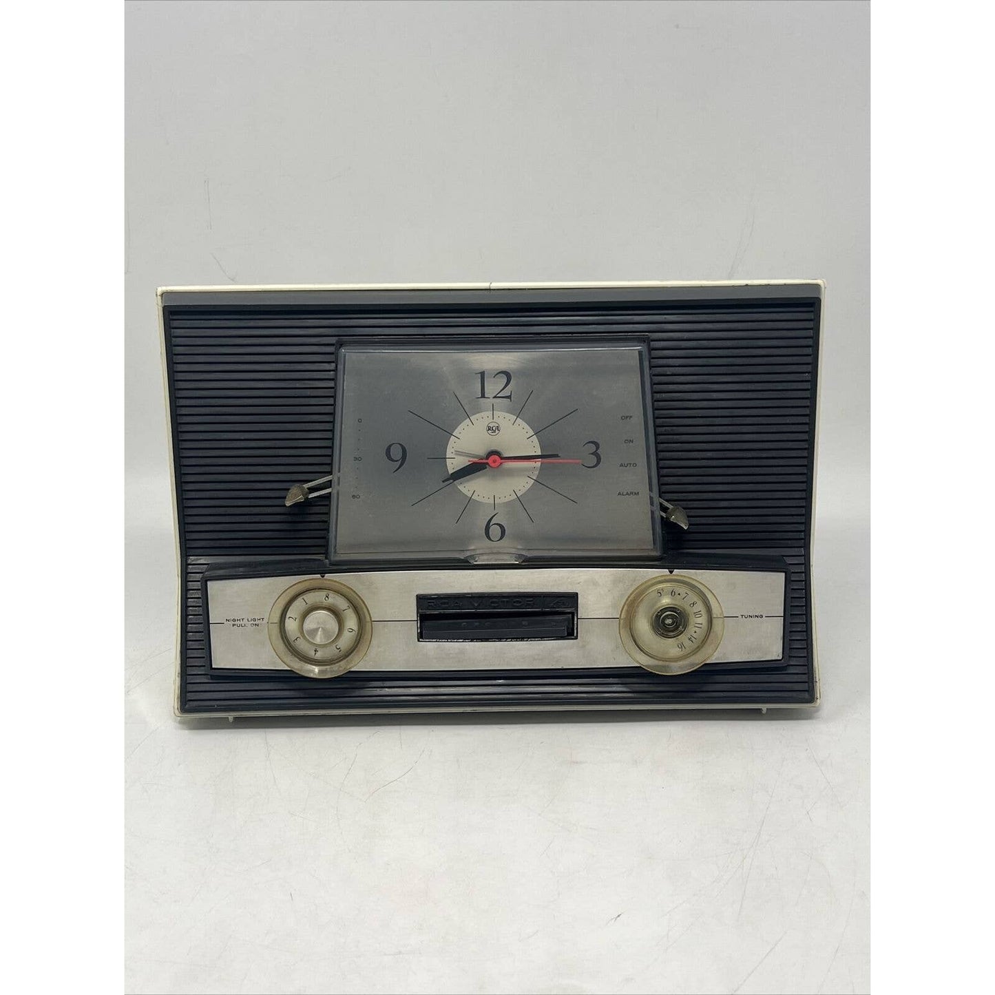Vintage 1960s Rare RCA Victor C618 Tube Clock Broadcast Radio Parts Or Repair