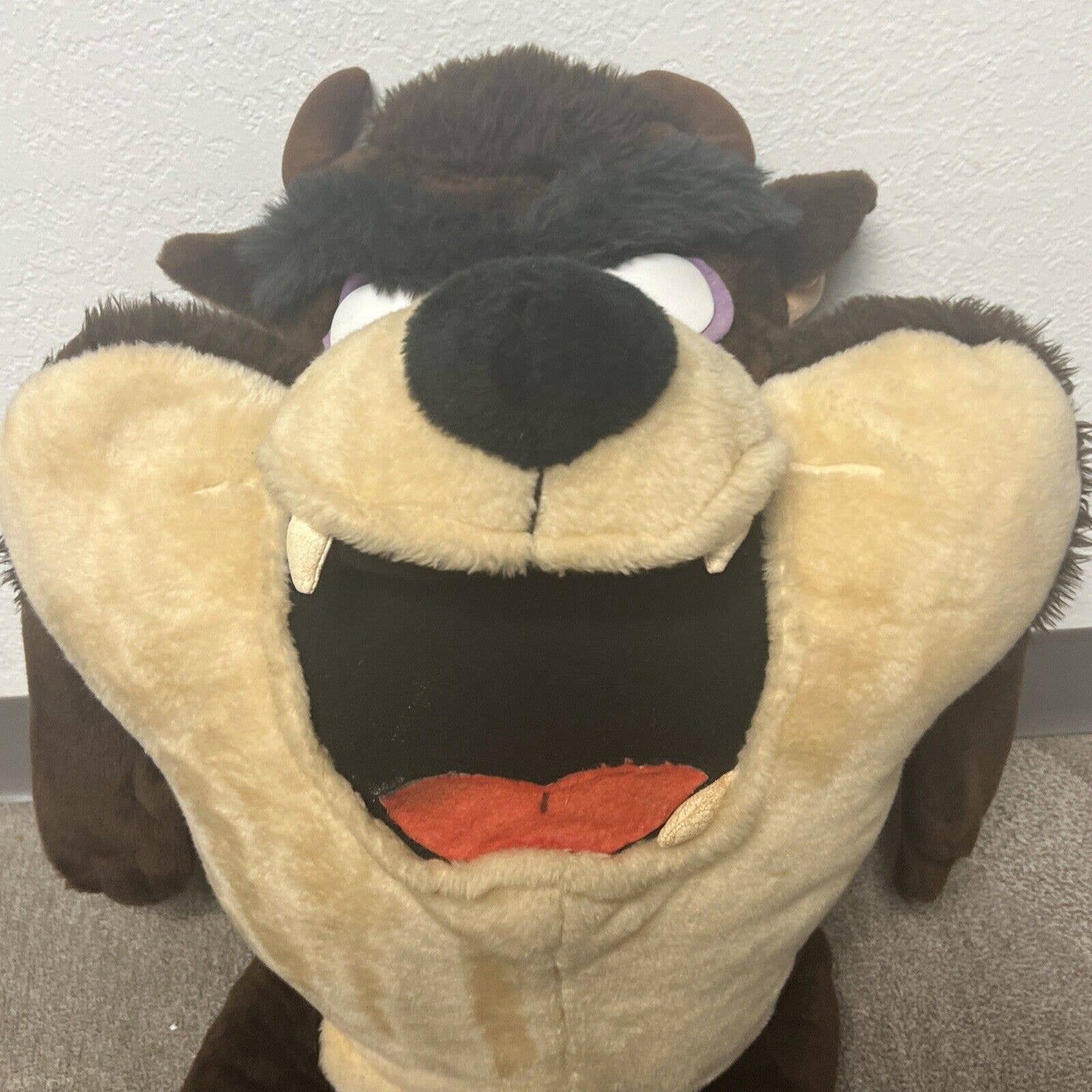 Super Rare 1992 Warner Bros Looney Tunes Taz Tasmanian Devil Jumbo Plush Doll