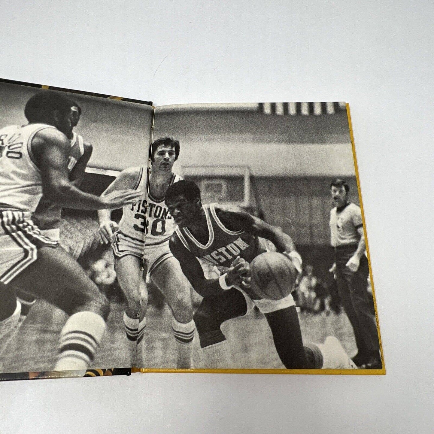 1976 Basketball Players Do Amazing Things Mel Cebulash Kareem Abdul-Jabbar Book